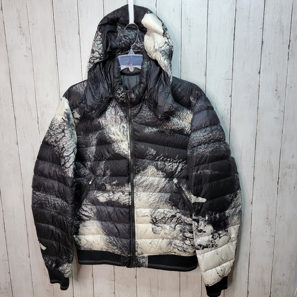 *RARE* Lululemon Men's Get Up Get Down Puffer Jacket Hooded Size Large. Special